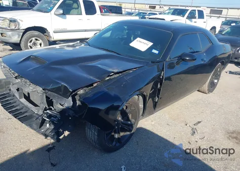 2021 Dodge Challenger R/T z USA, uszkodzony, nr VIN 2C3CDZBT6MH551620